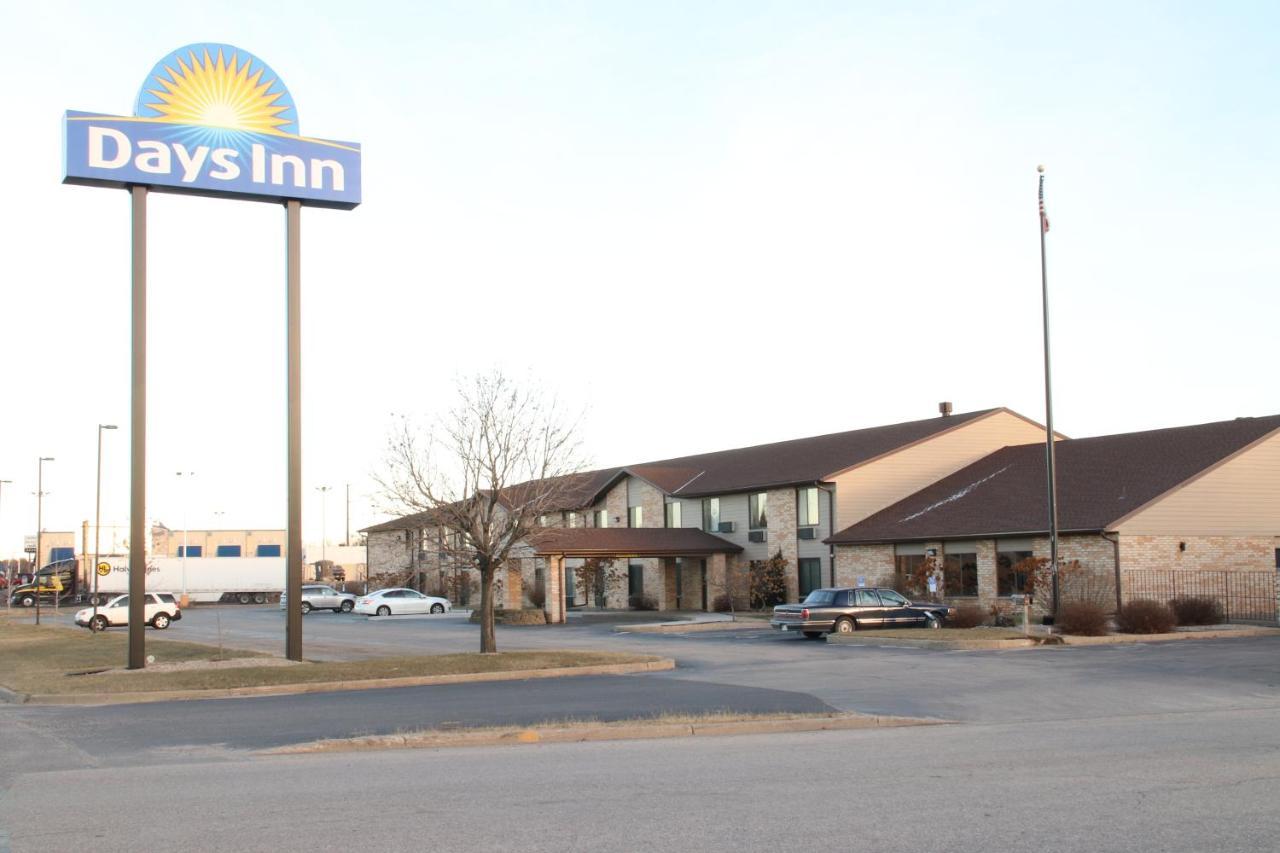 Days Inn By Wyndham Black River Falls - Access To Atv Trail Exterior photo